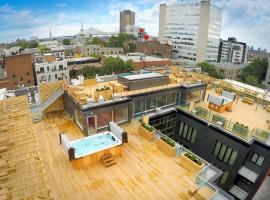 M Montreal Hostel
