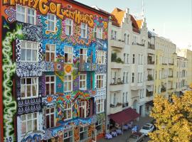 Happy go Lucky Hotel + Hostel