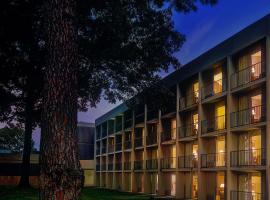 Olive Branch Hotels The Best Available Near Usa Whispering Woods Hotel Conference Center
