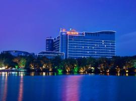 Lijiang Waterfall Hotel Guilin