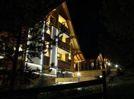 Villa Natural Wood