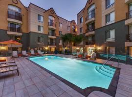 The 6 Best Hotels Near Loyola Marymount University Playa Vista Usa Marina Del Rey Suites