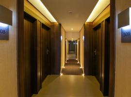 Hotel Serrano