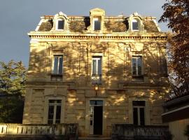 Logis Hôtel Résidence Les Cèdres