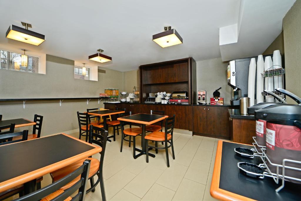 Gallery image of this property