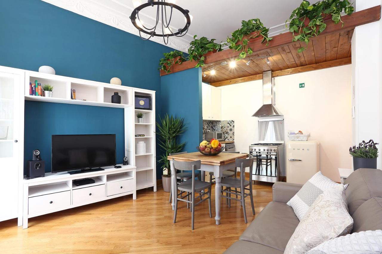 Питер хоум гостиница. Отель в питере за ночь. Мини-отель at home. Happy rooms санкт-петербург. Гостиница спб 3300 ночь.