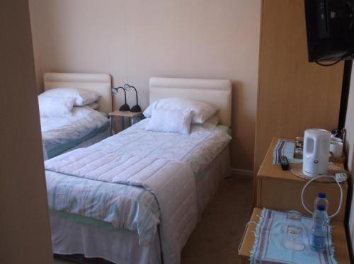 The 10 Best Guesthouses In Bridgend Uk Bookingcom - 