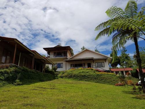 Central Java üürile Antavad Villad 16 üürivillat - 