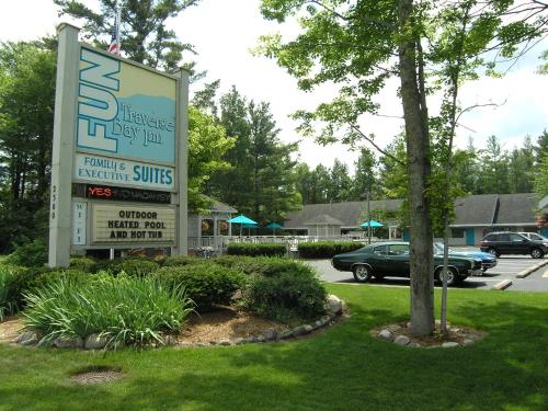The 10 Best Pet Friendly Hotels In Traverse City Usa Booking Reserve This Pet Friendly Hotel Description For A11y Traverse Bay Inn City