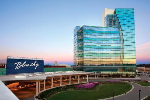 The 10 Best Hotels With Jacuzzi In Michigan City Usa Booking Blue Chip Hotel Spa
