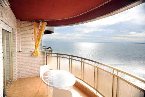 Los 10 mejores apartamentos de Santa Pola, España. Echa un vistazo a nuestra selección de apartamentos geniales en Santa Pola