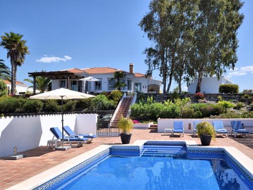 The 10 best hotels with parking in Sayalonga, Spain ...