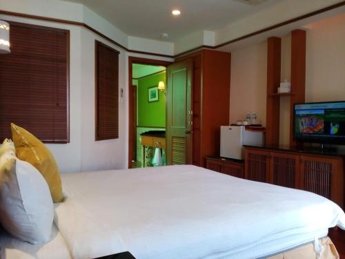 The 10 Best Hotels With Jacuzzi In Port Son Malaysia Booking Reserve This Hotel With Jacuzzis Description For A11y