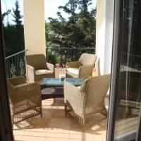 Countryside flat next to airport/Rafina port