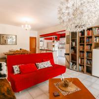 Bright and Spacious flat, 5 min from the beach