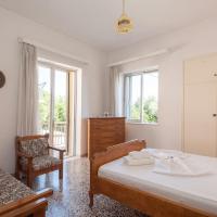 Retro Family House in Mystras with castle view