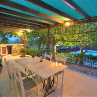 disCrete Villa Maroulas