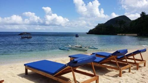White Beach Front and Cottages