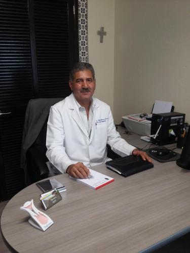 dr. Alejandro Barrero