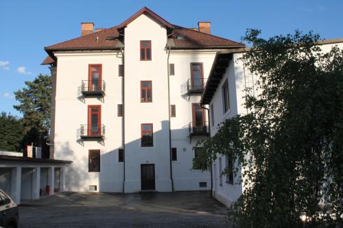 Bilck auf Unternehmen vom Innenhof