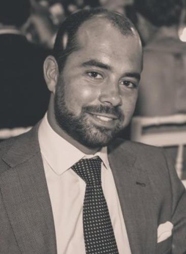 Tomás