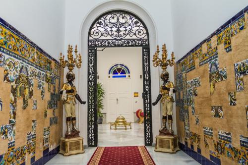 "El Escondite de Maria, Suites Palacio de Dueñas"