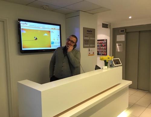 Dejan, Reception