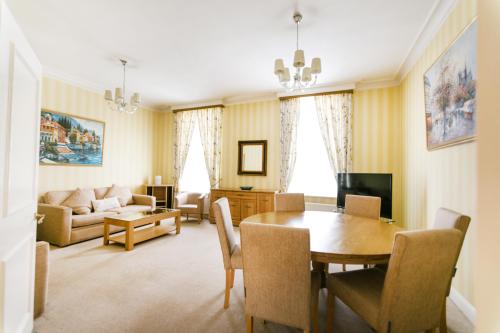 Park Lane Apartments