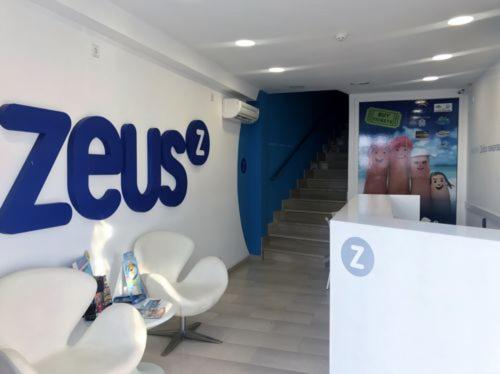 Zeus Apartamentos