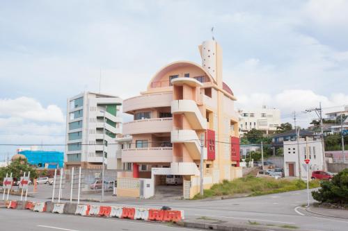 Kariyushi Condominium Mezon Max