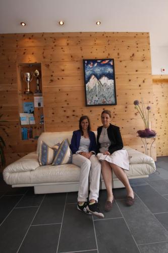 Sarah und Daniela Mattle